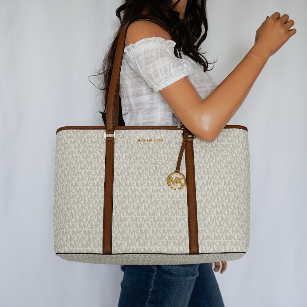 Michael Kors Sady Multifunction TZ Tote MK Vanilla